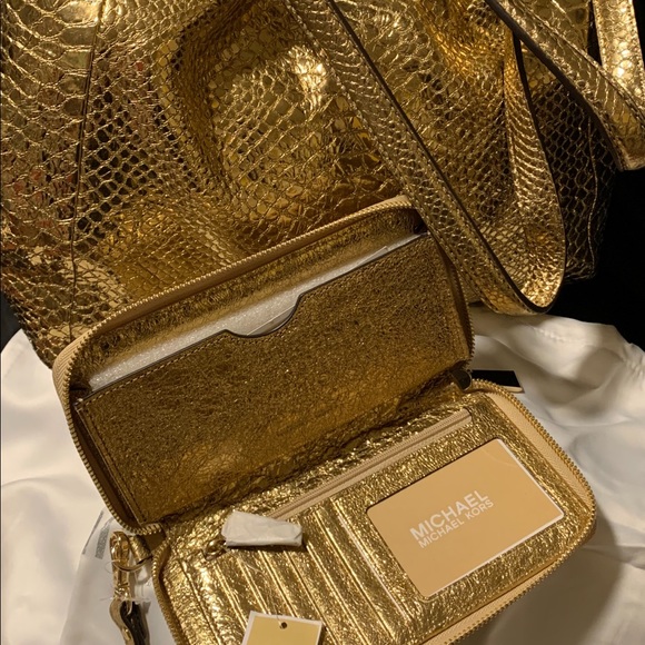 Michael Kors Python Metallic Gold Bag and Wallet - Picture 13 of 16